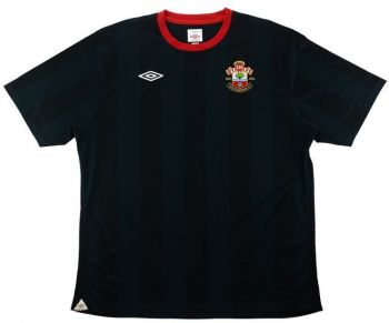 Southampton F.C. uitshirt seizoen 2010/2011